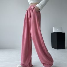 Indulge in timeless luxe with these Women's Winter Warm Straight Sweatpants. Crafted with a plush winter fabric, they provide cozy warmth to keep you stylishly snug while bringing sophisticated flair to any outfit. Plus, they offer an adjustable fit, so they always look perfect. Features: -95% Polyester，5% Cotton -Mid-rise Waist -Drawstring -Solid Color -Straight Leg -Regural Fit -Vintage Style Perfect Features, Straight Sweatpants, Winter Fabric, Free Socks, Fashion App, Winter Women, Pink Grey, Warm Winter, Mid Rise