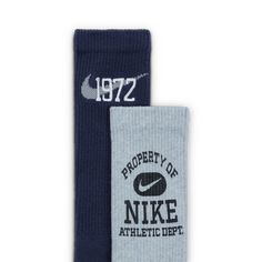 You can almost hear it now: the screaming fans and the marching band playing your alma mater. These are the perfect socks to stir up some nostalgia and get you ready to cheer on your favorite varsity team. Each pair features a different style graphic so you can change up your look for whatever the moment calls for. Nike Dri-FIT technology moves sweat away from your skin for quicker evaporation, helping you stay dry and comfortable. Ribbed arch band offers a supportive feel. Thick terry sole prov Band Playing, Vans Top, Sell Shoes, Running Cap, Sock Drawer, Lifestyle Art, Crew Cuts, Alma Mater, Visor Hats