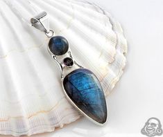 Labradorite With Mystic Topaz Necklace Silver Soldering, Mystic Topaz Necklace, Diamond Outline, Diy Jewelry Pendants, Soldered Jewelry, Character Fashion, Buddha Jewelry, Metal Smithing, Belly Jewelry