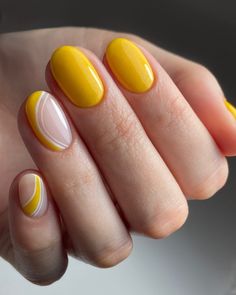 21+ Gorgeous Short Round Nails Ideas (2024) - DrExplains Round Nails Short, Summer Dip Nails, Summer Dip, Short Round Nails, Dip Nail Colors, Nails Styles, Cute Nails For Fall, Dip Nails, Green Nail Polish