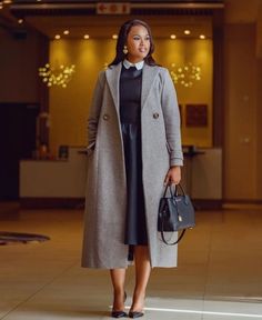 Aesthetic Skirt Outfit, Outfit 2000, Pfp Preppy, Outfit New Year, Coats Outfits, Winter Office Wear, Working Dress, Outfit Ugg, Clean Girl Outfit