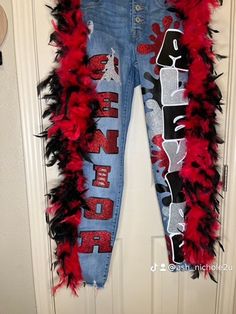 Custom blue jeans.  Show school spirit. Create s birthday look or special occasion Design Pants Outfits, School Spirit Pants, Homecoming Pants Ideas Sophomore, Birthday Jeans, Senior Step Up Day Outfits, Spirit Pants Homecoming, Senior Custom Outfits, Homecoming Pants Decorated, Painted Jeans School Spirit Football