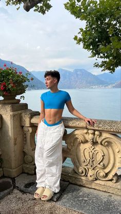 Feminine Men Aesthetic, Queer Fashion Feminine, Gay Boy Outfits, Andro Fashion, Resort Wear Men, Gay Outfits, Y2k Outfits Men, Male Outfits, Gay Outfit