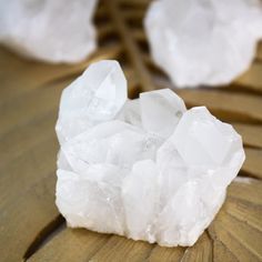 Clear Quartz Properties, Uses, Benefits & Meaning – Muse + Moonstone