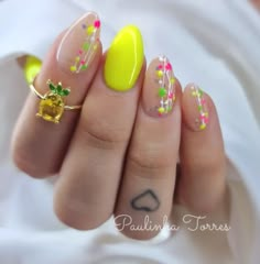 Nail Design Colorful, French Manicure Acrylic Nails, Almond Acrylic Nails Designs, Shiny Nails Designs, Sunny Season, Gel Acrylic Nails, Simple Gel Nails