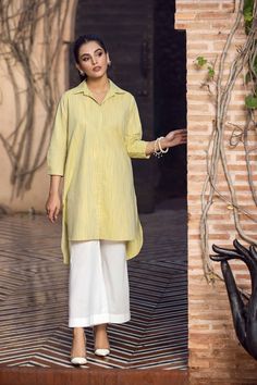 Nishat Linen PS23-72 Pret Casual Suit Women Summer, Daily Kurta Outfits, Office Kurta Sets For Women, Linen Kurti Designs Latest, Linen Kurta Woman, Pakistani Kurti Designs Casual Summer, Pakistani Casual Suits, Trendy Dresses Indian, Linen Kurti Design