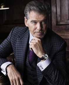 Elegance @vitalstuff.co The High Vibe Movement Get your... Business Portrait Photography, A Man In A Suit, The Sartorialist, Man In A Suit, Business Photoshoot, Mens Fashion Smart, Pierce Brosnan