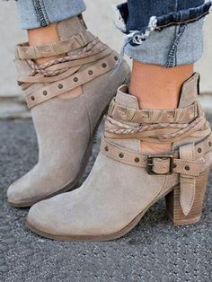 #womenwinterboots #highheelboots Heels Winter, Mid Heel Boots, Botas Chelsea, Casual Ankle Boots, Boots Chunky, Orthopedic Shoes, Zipper Heels