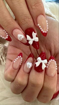 Princess Nail Designs, Nail Noel, Bow Nail Designs, Kutek Disney, Cute Simple Nails, Cute Christmas Nails, Smink Inspiration