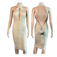 Versace F/W 2004 Runway Unworn Plunging Keyhole Cutout Back Embellished Studded Detail Dress Size IT 42 Condition: New with Tags Look 45 from the Fall 2004 Collection. Versace 1994 Runway, 2004 Runway, Vintage Evening Dresses, Clothes To Make, 2000s Fashion, Dress Details, Evening Dress, Things I Want, Versace