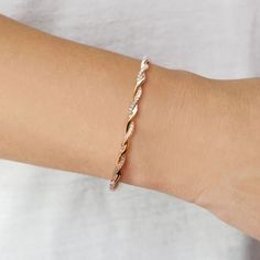 Diamond Bangle Bracelet, Gold Armband, Gold Rings Fashion, Gold Ring Designs, Diamond Bangles Bracelet