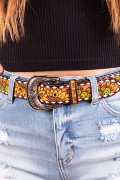 Tooled Leather Belts, Leather Paint, Rose Boutique, Leather Art, Hand Tooled Leather, Leather Projects, Tooled Leather, Leather Tooling