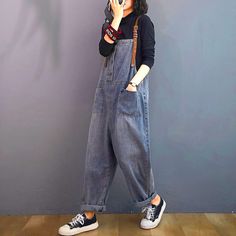 Loose Overalls Outfit, Japanese Overalls, Loose Overalls, Spring Denim, Harem Jumpsuits, Overalls Outfit, Stylish Jumpsuit, Denim Chic, Belted Pants