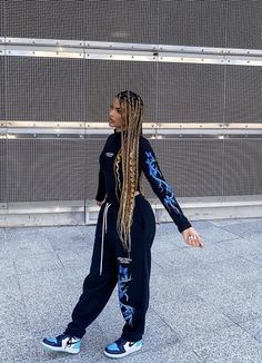 Cool Sweatpants, Sweatpants Outfit Ideas, Cozy Sweatpants, Teenage Outfits, Baggy Sweatpants, Sweatpants Outfit, Birthday Stuff, Scandinavian Fashion