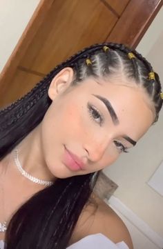 Cute Braids For Latinas, Braids Back Into A Ponytail, Braided Hairstyles Mexican, Tropical Braids, Dominican Braids, Braids For Mexican Women, Hairstyles For Latinas, Latina Braids Hairstyles, Curly Braid Hairstyles