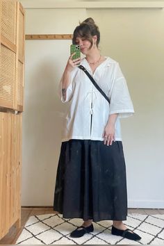 Front tie blouse black maxi skirt crossbody bag velvet ballet flats updo hairstyle outfit Hairstyle Outfit, Velvet Ballet Flats, Corporate Outfit, Midsize Outfit, Midsize Outfits, Midsize Fashion, Updo Hairstyle, Corporate Outfits, Black Maxi Skirt