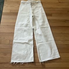 Zara White Denim Mariner Wide Leg Jeans Size 4 .With Frayed Hem And Back Pockets Nwot Zara White, Zara Jeans, White Denim, Wide Leg Jeans, Flare Jeans, Leg Jeans, Jeans Size, Wide Leg, Color White