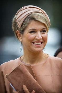 Queen Of Netherlands, Maxima Queen, Regina Maxima, Princess Máxima, Royal Hats, Couture Hats, Types Of Hats, Dutch Royalty, Queen Máxima Of The Netherlands