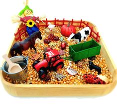 Fall Halloween Sensory Bin, Sensory Bins For Toddlers Fall, Scarecrow Crafts For Preschoolers, Fall Themed Sensory Bins, Art Sensory Bin, Scarecrow Sensory Bin, Fall Sensory Bin Kindergarten, Cereal Sensory Bin, Pumpkin Patch Sensory Bin