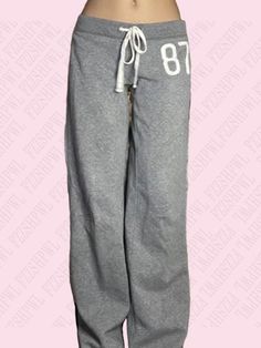 American style high street casual womens gray trousers emo girls Y2K retro streetwear gothic hip hop Cute Y2k Clothes, Clothes To Get For Christmas, 2000s Casual Outfits, Outfit Ideas Pants, Aesthetic Stuff To Buy, Where To Buy Cute Clothes, Early 2000s Clothes, 2000s Sweatpants, Clothes Sweatpants