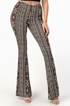 95% POLYESTER 5% SPANDEX Bell Bottoms Elastic Waistband Stretchy MODEL WEARING SIZE SMALL Hippie Style 70s, Flare Pants Boho, Boho Bell Bottoms, Paisley Pants, Fall Stripes, Boho Hippie Style, Printed Flare Pants, Flattering Pants, Stylish Pants