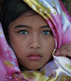 Ivy by Gansforever Osman, via 500px a portrait serie with beautiful eye color reflections Rare Eye Colors, Face Pics, Lovely Eyes, Aesthetic Eyes