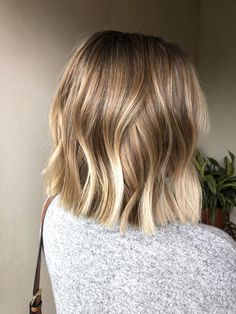 Blonde Long Bob Fine Hair, Brown Blonde Balayage Fine Hair, Light Brown To Blonde Balayage Short Hair, Short Blonde Textured Hair, Bronde Babylights Balayage, Lighten Brown Hair Balayage, Fine Highlights Blonde, Light Balayage Short Hair, Blonde Babylights Bob