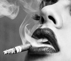 Ciggs also being a statement piece as they were vertile & cool in the 90’s lol Face Art Drawing, Rauch Fotografie, Doodle Inspiration, Human Reference, Body Reference Poses, Puff And Pass, Pictures Of People, Body Reference, Human Face