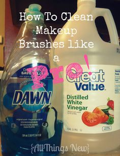 How to clean makeup brushes like a pro. TOTALLY WORKED JUST DID IT WITH MY 4 FAVORITE BRUSHES. THEY LOOK BRAND NEW! Cleaning Makeup Brushes, Diy Makeup Brush Cleaner, Clean Makeup Brushes, Diy Makeup Brush, Make Up Tutorials, Dawn Dish Soap, No Bad Days, Makeup Brush Cleaner, Make Up Brush