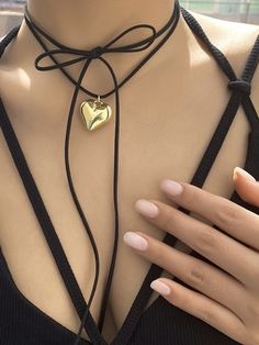 Elegant Goth, Elegant Choker, Pendant Choker Necklace, Heart Choker Necklace, Y2k Jewelry, Neck Accessories, Pendant Choker, Heart Choker, Neck Jewellery