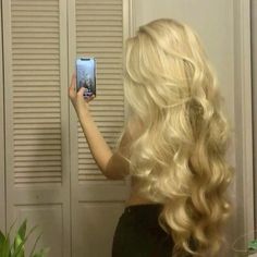 Long Blonde Curls, Vacation Hairstyles, Hair Inspiration Color