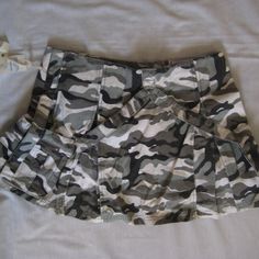 I Love Mini Skirts! Sadly, I Bought This One, But Never Fit Into It. It's My Favorite Urban Camo In Black, Grey, And White, And Is Just Covered In Pockets And Straps And Zippers! It's New With Tags, And Size M. Made By Renee C, It's 100% Cotton. Camo Mini Skirt, Camo Skirt, Mini Fashion, Black Grey, Streetwear Fashion, Grey And White, Mini Skirt, Camo, My Favorite