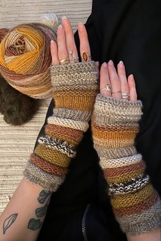 Knit Arm Warmers East Knit Projects, Hand Warmers Knitting Pattern, Punk Knitting, Crochet Striped Scarf, Knitting Leg Warmers, Fall Scarf Crochet, Goblincore Crochet, Hand Warmers Crochet, Arm Warmers Crochet