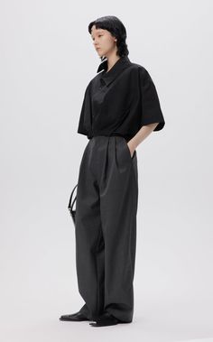 Classic and versatile high-waisted fine textile trousers, the fabric is exquisite and has a sense of drape, and the composition of composite wool is not easy to wrinkle, highlighting the high-end quality Fabric:?(Surface) 51%? Polyester 49% Sheep Wool?( inner) 100% Polyester?pocket: 100% Cotton? Black Classic Pants Outfit, Black Striped Pants Outfit, High Waisted Trousers Outfit, High End Streetwear, Night Shoot, High Waisted Pants Outfit, Loose Fit Pants, Trouser Outfit, Business Casual Outfits For Work