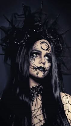 Halloween Outfits For Couples, Dark Halloween Makeup, Raven Witch, Witch Ideas, Witchy Makeup, Demon Makeup, Halloween Makeup Witch, Outfits For Couples, Costumes For Couples