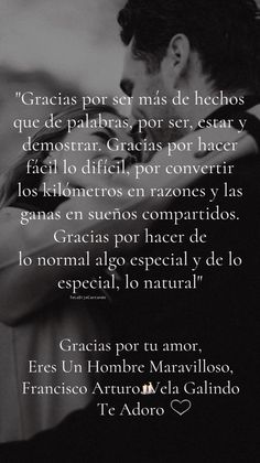 a black and white photo with the words in spanish