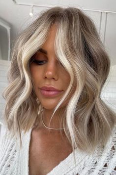 Wavy Bangs, Rambut Brunette, Medium Blonde Hair, Dark Blonde Hair Color, Balayage Blonde, Gorgeous Hair Color, Dirty Blonde Hair, Honey Blonde Hair, Dark Blonde Hair