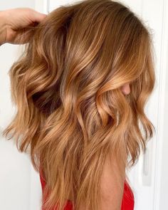 21 Best Strawberry Blonde Hair Color Ideas (Pictures for 2021) Strawberry Blonde Hair Color Ideas, Dark Strawberry Blonde Hair, Dark Strawberry Blonde, Copper Blonde Hair, Strawberry Blonde Highlights, Ginger Hair Color