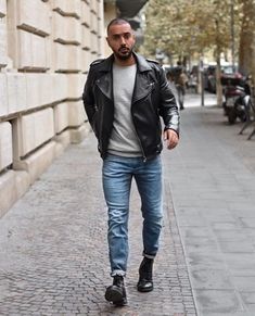 Biker Jacket Outfit, Streetwear Magazine, Blue Jeans Men, Leather Jeans Men, White Oversized Sweater, Blue Jeans Mens, Denim Shirt With Jeans, Mens Fashion Rugged