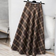 Women's long cotton skirt, high waist skirt, pleated skirt, plaid skirt, women's clothing, warm clothing for autumn and winter, gifts. You will receive in your package: 1 x Women's long cotton skirt in the size of your choice Weight: 440g. Free 🚚 delivery in France only. Return✈️: 30 days after purchasing the item. Return shipping costs 💶 are the responsibility of the buyer. The latter is also responsible for any loss of value if the returned item is not in its original condition. I am truly g Long Vintage Skirt, Long Cotton Skirt, Long Plaid Skirt, Plaid Midi Skirt, Velvet Midi Skirt, High Waist Long Skirt, Umbrella Skirt, Long Skirts For Women, Denim Midi Skirt