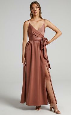 women standing in the V-neck Pleated Dress Gorgeous Maxi Dresses, Tie Maxi Dress, High Low Maxi Dress, Satin Dress Long, Mauve Dress, Silk Slip Dress, Ball Gown Dresses, Beauty Favorites, Types Of Dresses