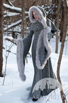 Wintery warm fairy coat,  elegant, beautiful, for fairy folk. Fantasy Coat, Outfit References, Snow Princess, Wedding Winter, Medieval Clothing, Medieval Dress, Fantasy Costumes, Fantasy Dress, Winter Clothing