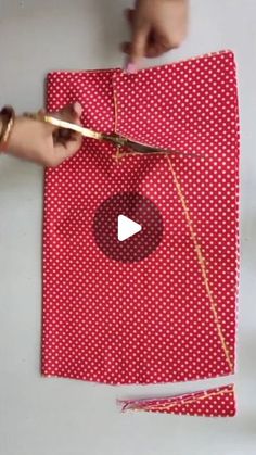 How To Stitch Clothes, Cloth Stitching Ideas, How To Stitch A Top, Diy Stitching Clothes, Stitching Dresses Ideas, Cloth Diy Ideas, Baby Frock Ideas, Clothes Stitching Ideas, Top Stitching Ideas Patterns