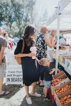 Hello Fashion, Mom Outfits, Mode Inspiration, Mom Style, Farmers Market, Look Fashion, Dress With Sneakers