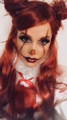 Diy Pennywise Makeup Women, Clown It Makeup, Penny Wise Costume Women Diy, Pennywise Halloween, Pennywise Hairstyle, Easy Pennywise Makeup, It Costume Women, It Makeup Clown Women Tutorial, Pennywise Halloween Makeup