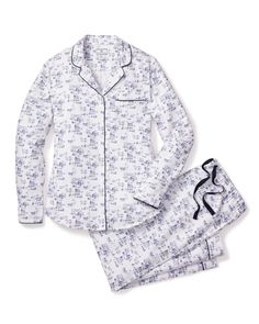 A new classic. Our charming toile depicts a wintertime village vignette of horse-drawn sleighs, snowy roofs, and gas street lamps donned with jolly wreaths. Our Pajama set in cotton flannel has unmatched softness and is lightweight, perfect for year-round comfort. The fabric is made from 100% of the finest quality cott Womens Flannel Pajamas, Classic Pajamas, Flannel Pajama Sets, Flannel Women, Flannel Pajamas, Womens Pyjama Sets, Jcrew Women, New Classic