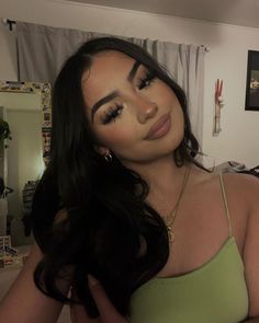 @lilanaaa.29 Natural Makeup Looks For Quince, Makeup Looks No Eyeshadow, Baddie Makeup No Lashes, Quince Simple Makeup, Makeup Ideas Mexican, Makeup Looks Quinceanera, High School Graduation Makeup, Natural Quince Makeup Looks, Quinceañera Makeup Ideas