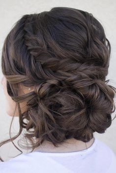 Trendy Updos for Medium Hair ★ See more: http://lovehairstyles.com/trendy-updos-for-medium-hair/ Fall Wedding Hairstyles, Peinados Recogidos, Fishtail Braid, Low Bun, Wedding Hair Makeup, Wedding Hairstyles Updo, Fancy Hairstyles, Wedding Updo