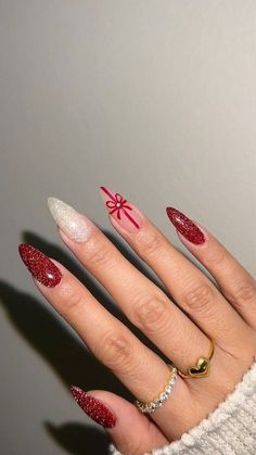 Christmas Nails Trendy, Xmas Nail Designs, Art Noel, New Nail Colors, Christmas Tree Nails, Candy Cane Nails, Christmas Gel, December Nails, Red Christmas Nails