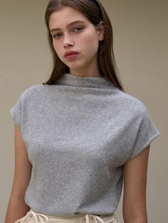 Composition : POLYESTER 62% RAYON 34% SPAN 4%Color : GrayCountry of Origin : KOREA Career Decisions, Lost My Job, My Job, Mock Neck, The Help, Composition, Lost, Top Outfits, Photographer